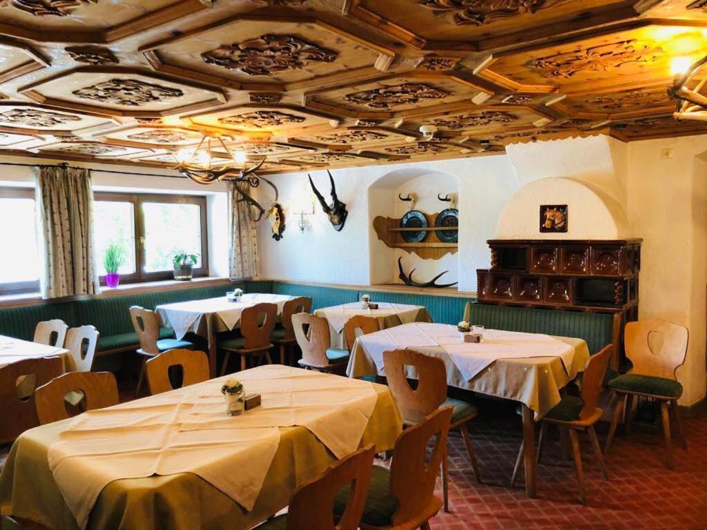 Hotel Roesslwirt Кирхберг Экстерьер фото