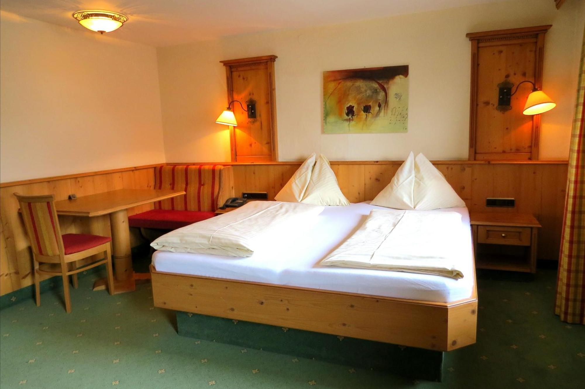 Hotel Roesslwirt Кирхберг Экстерьер фото