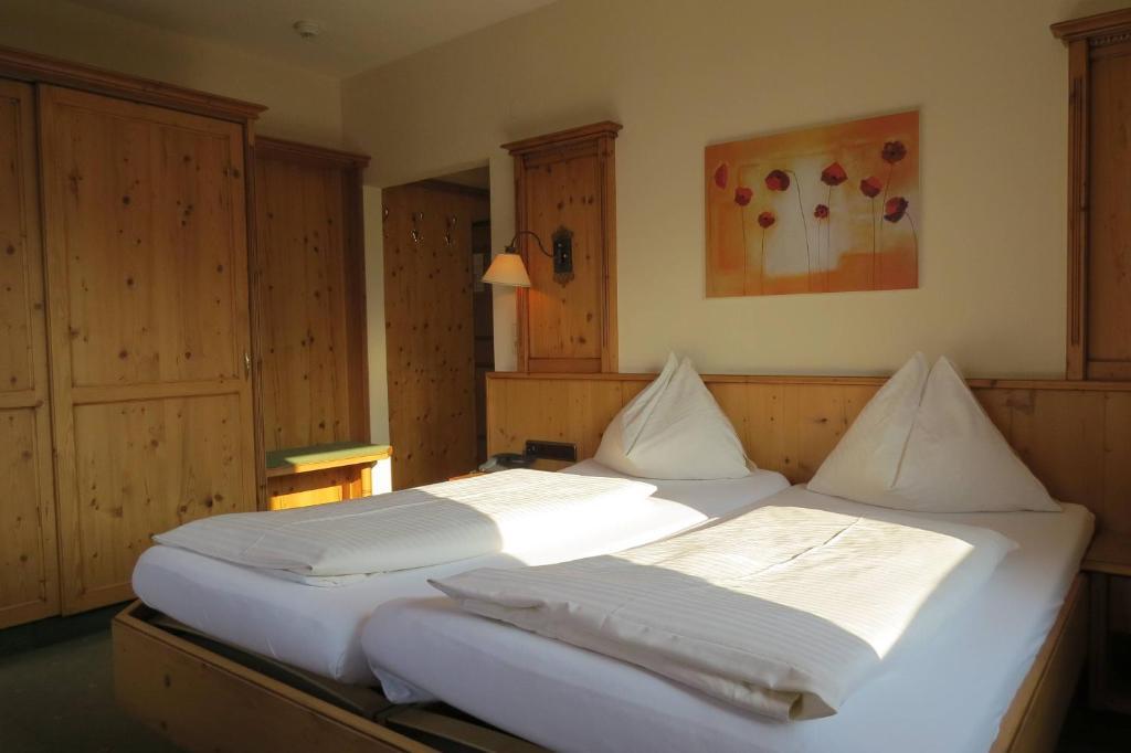 Hotel Roesslwirt Кирхберг Номер фото