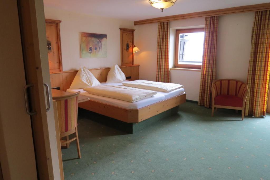 Hotel Roesslwirt Кирхберг Экстерьер фото